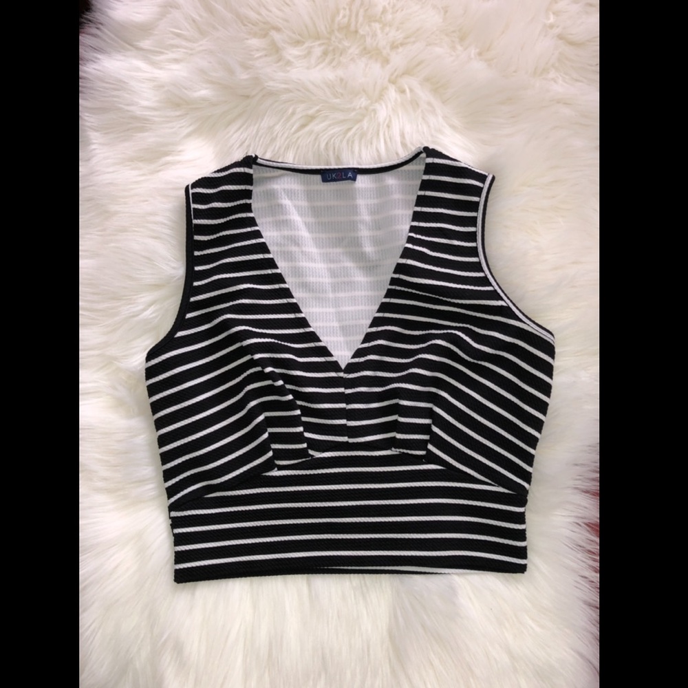 💥💥SALE💥💥Crop top v-neck